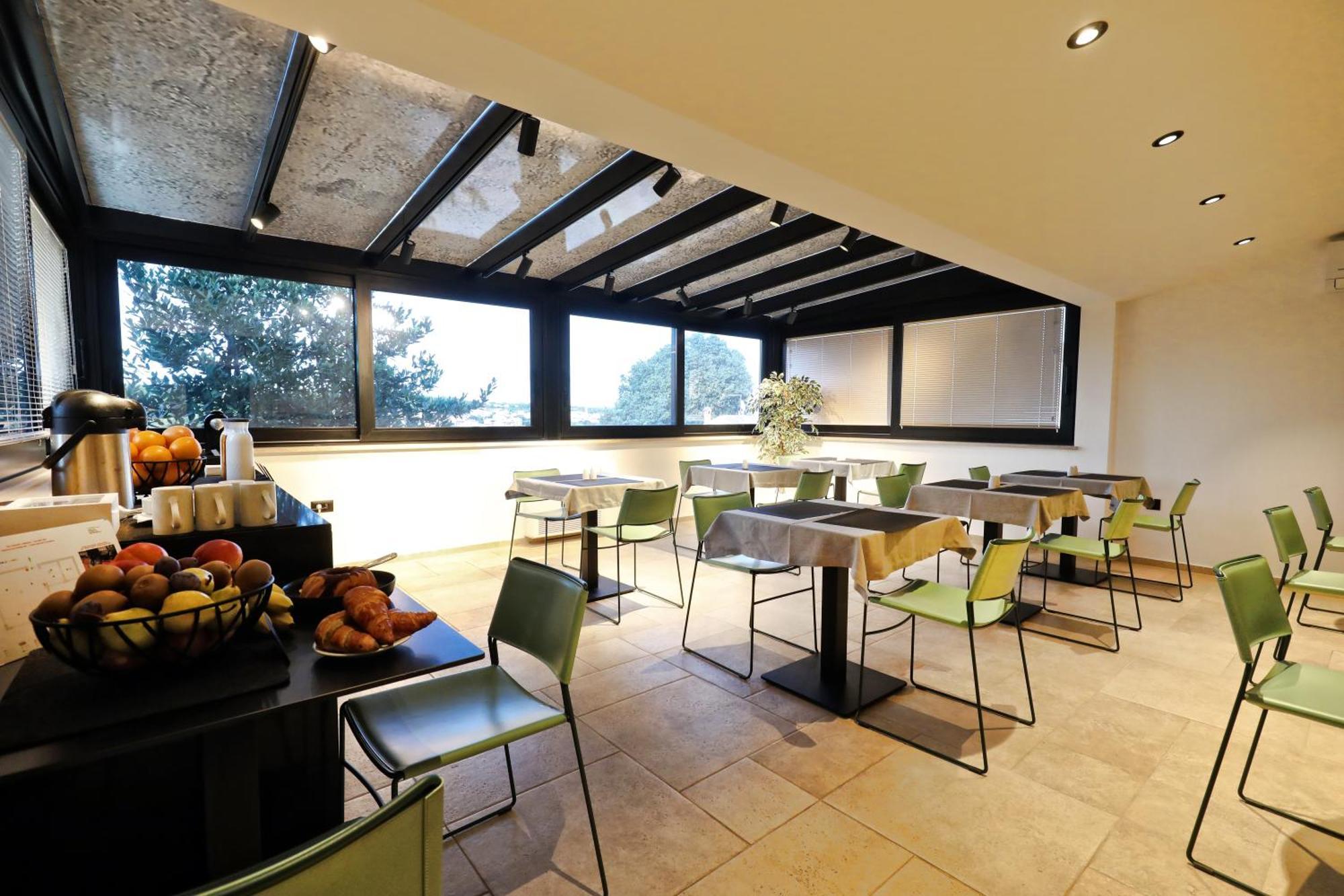 Arena Prestige Rooms Pula Exterior photo